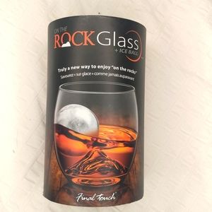 Final Touch on the rock whiskey glass with ice ball mold